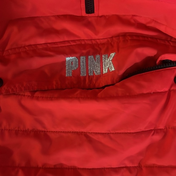 I’m selling a pullover jacket it’s. Been worn before it’s a real cute hoodie - Picture 2 of 6